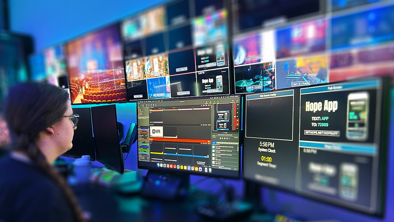 Stage display showing notes and timers for presenters
